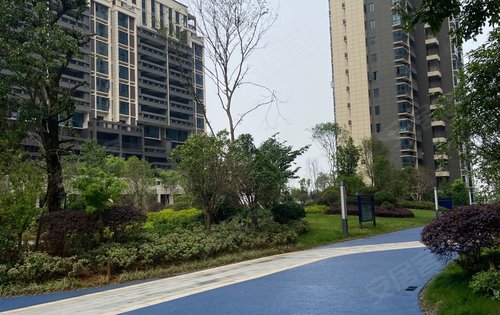 凤山蓝湾动态:小区入住率高,绿化环境好,自带商超以及幼儿园-吉安安居