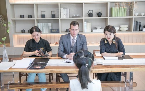营销中心暨公园示范区今日盛放
英国皇家礼仪之旅面试优雅启动