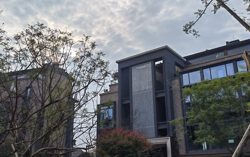 成都龙湖舜山府动态:楼栋外观意式风格-成都安居客