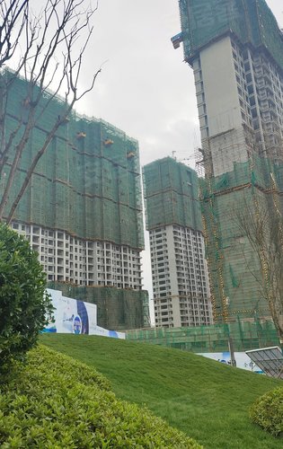 广大城全新耀晟滨河组团,已经实现封顶,正式成为清镇门户项目,作为