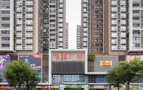 项目临近恒福广场约15公里即可到达