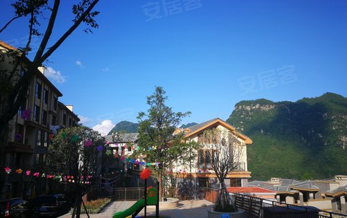 避暑房:金佛山云岭别院二期即将开盘,现在我们有现房噢,立马可以网签