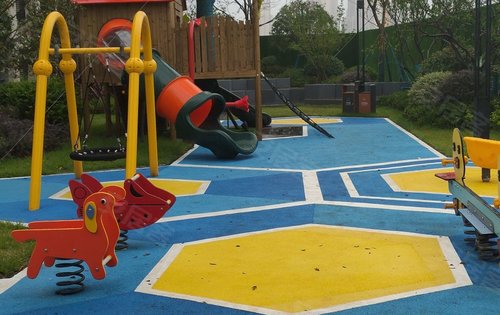 金茂华发武汉国际社区小区儿童玩耍区域实景呈现