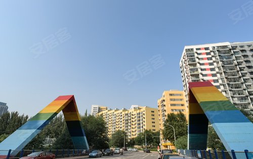 阳光100国际新城动态:阳光100社区经典彩虹桥实拍-济南安居客