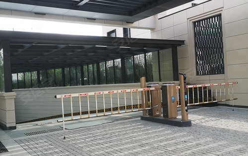 联排地库出入口交付实景