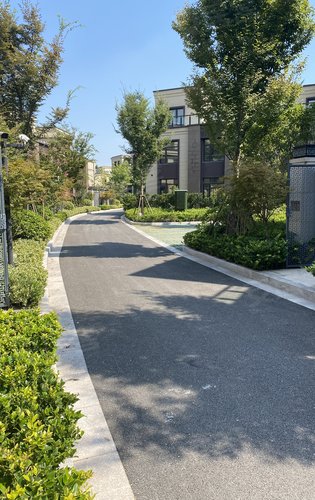 荷玛诗湾别墅区停车位