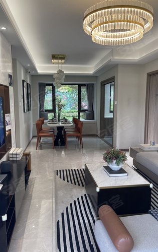 93方南北对流3房户型实拍样板房欢迎点击头像咨询