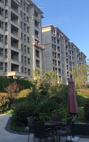 鑫都禧悦外墙面已经开始动工,交工还会晚么?