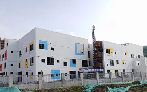 顾村中心幼儿园宝荻路分园项目外立面施工已完成,开始内部装饰施工了