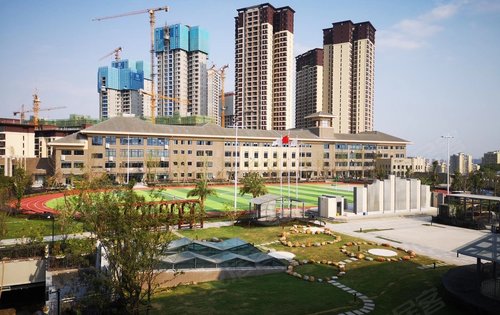 华梁学校现已开学