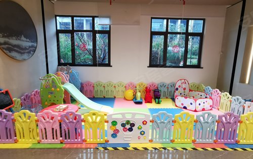 售楼部专为小朋友准备的儿童游乐区