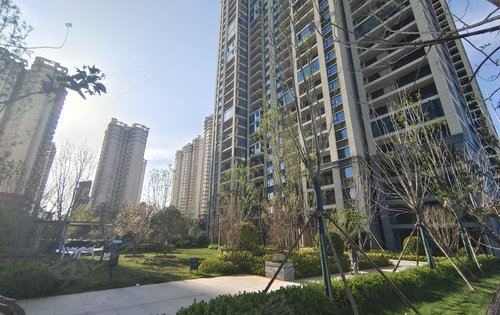 碧桂园珑悦动态:现房小区采光很不错,基本上一楼到顶楼光照时间在4-6个小时-洛阳安居客