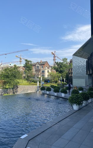 阳光城哈罗小镇城市低密度住宅低容积率绿化率百分之70欢迎来访