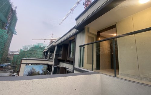 四季都会晓风来1