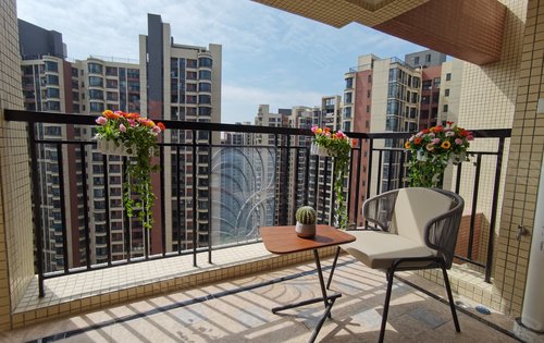 东方名都的板房阳台实拍图片分享,欢迎预约看房