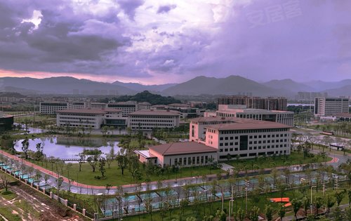 傍晚的省委党校