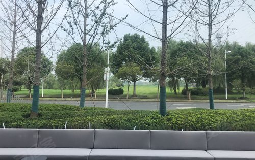 万科四季都会动态:项目背靠宛山湖,生态资源不用多说.-无锡安居客