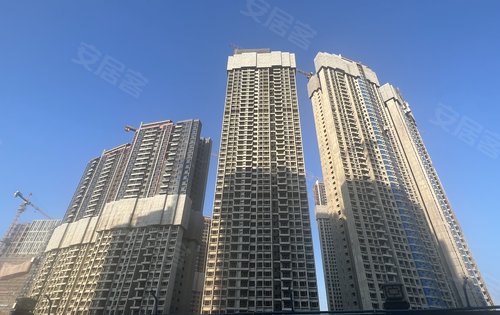 新世界星辉北地块12栋全部封顶高效高品质的工程