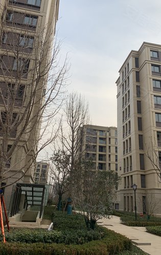 东哲中南府动态:中南府法式风格纯落地阳台断桥铝三波窗-新乡安居客