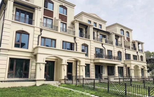 路劲阳光城动态:路劲阳光城联排别墅地下一层地上三层共四层南北通透