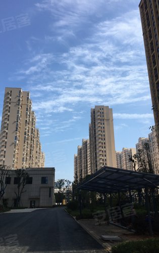 星悦湾动态:宁静的午后,阳光透过树叶,小区显得格外温馨舒适.