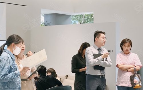 华曦府售楼部参观中