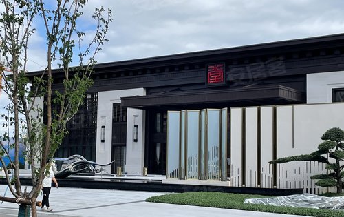 新中式建筑风格的保利堂悦售楼部即将迎来开放让我们拭目以待吧