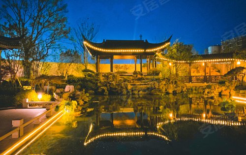 中式别墅夜景也很美