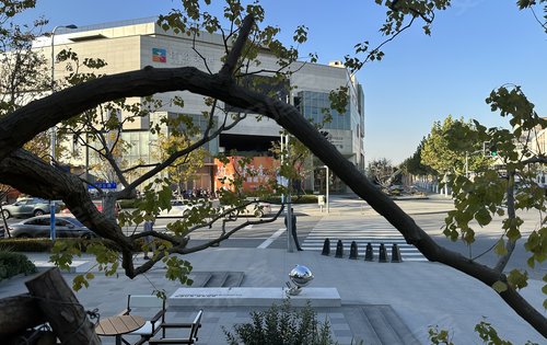 佳纷天地购物广场也建好了