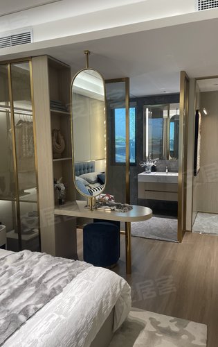 中南上悦城项目130平洋房三个卧室都是独立的互不打扰，带窗户双卫设计、主卧独立卫生间彰显主人生活品质