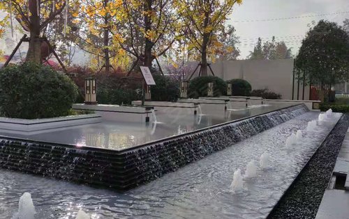 镜面水景小喷泉