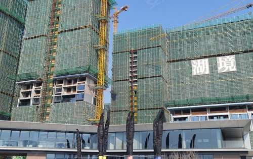 兴耀湖境观岚湾动态:9幢和15幢楼实拍，都已经结顶。-杭州安居客