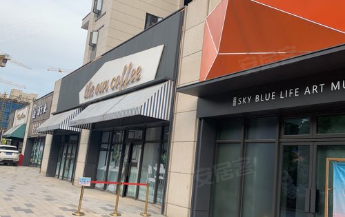 融信澜天60190平店面在售中位置佳入户大门边上