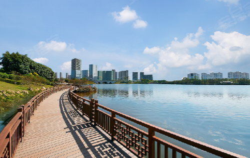 凤凰湖,30万平方的湖景公园