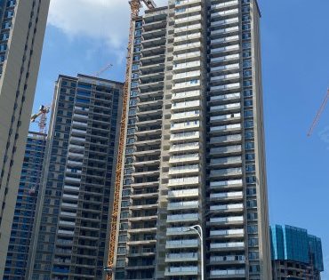 天钻板式结构一字楼,采光通风非常好.