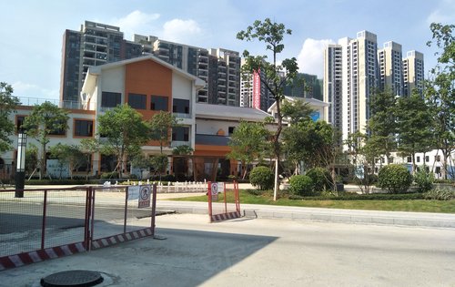 【新人医,万达,飞来湖旁】中恒花园,小区自带幼儿园-清远安居客