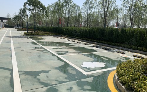 金域云璟天樾售楼部西侧停车场