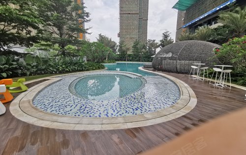 550平的叠水泳池