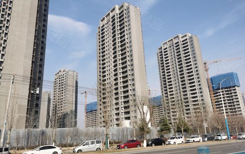 保利·和光屿湖动态:不多了,捡漏啦,超大楼间距,门窗都已封好-济宁