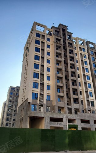 武汉国博新城d10地块,6期高层少量房源在售,144-177㎡小高层,2t2户