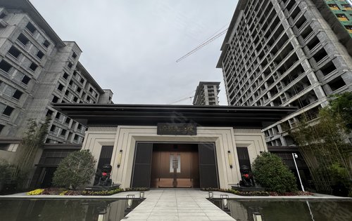 建业光明府景观大门