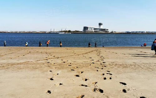 世茂起云湾浪漫沙滩内湾外海