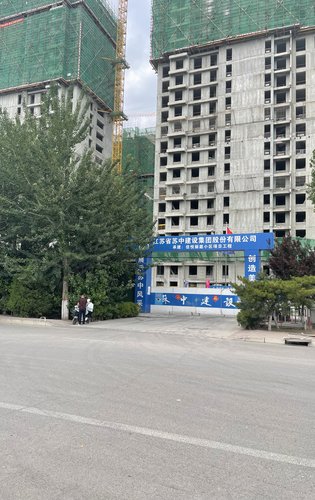 佳悅麗庭門前開闊下樓就是公交車進京公交近在咫尺北京上班族的不二