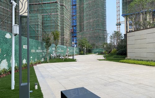 德威江誉城动态:江誉城二期实景拍摄,95-160三至五房,有兴趣详聊吧!