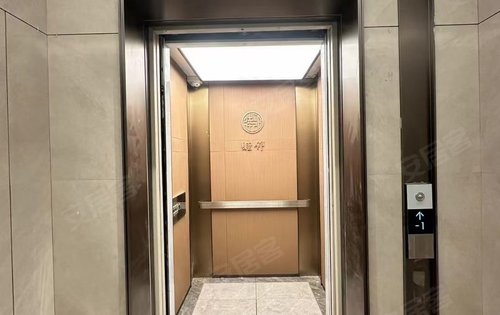 一期已经入户电梯包装大堂效果