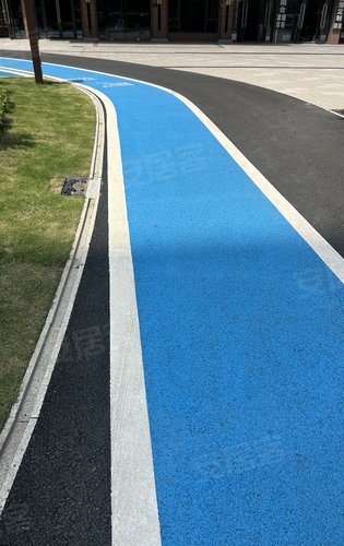 健康跑道在小区里可以健身