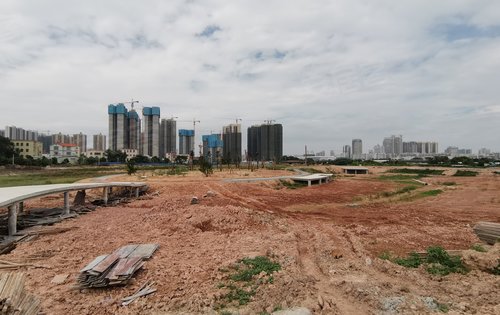 茂名市站南公园家楼下的市政公园