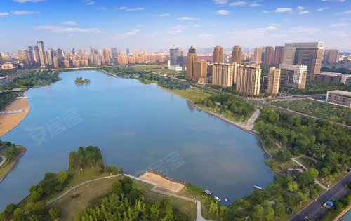 湖景俯瞰整个金沙湖像一眼清泉