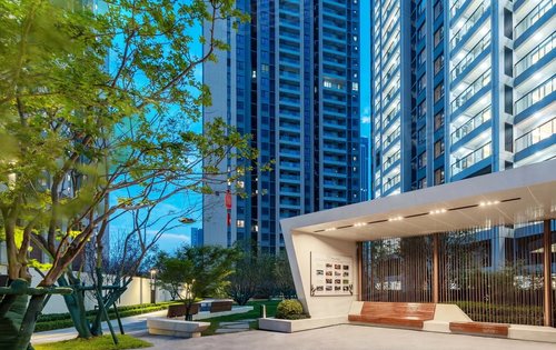 傍晚万科新都会小区入户门