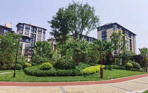 富力城一期交房现场